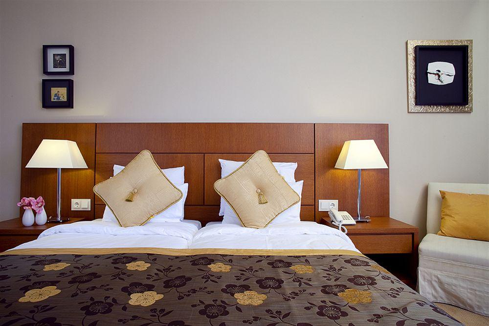 Nepheli Hotel Thessaloniki Buitenkant foto