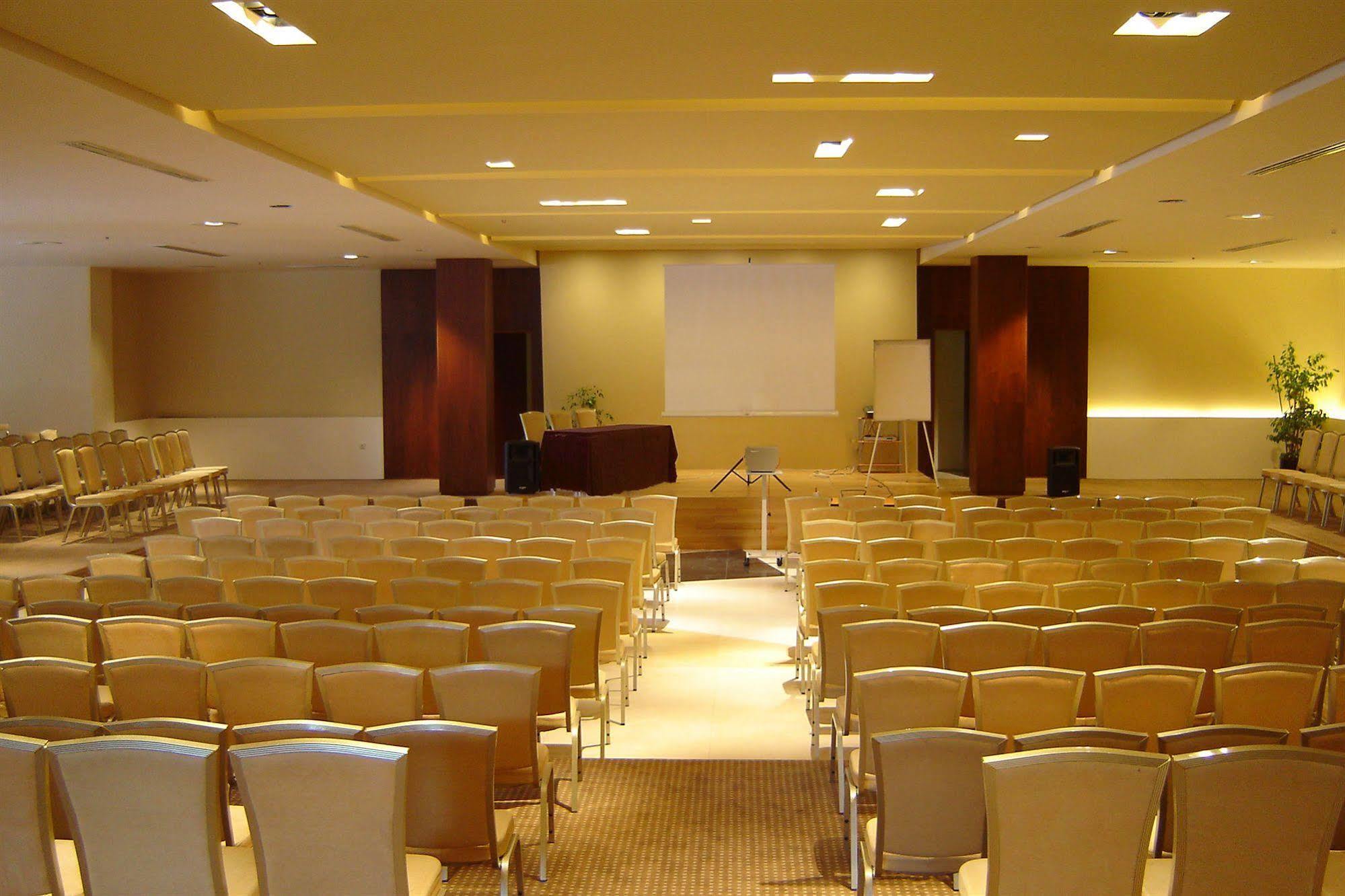 Nepheli Hotel Thessaloniki Buitenkant foto